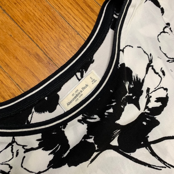 Abercrombie & Fitch Top - Picture 3 of 3